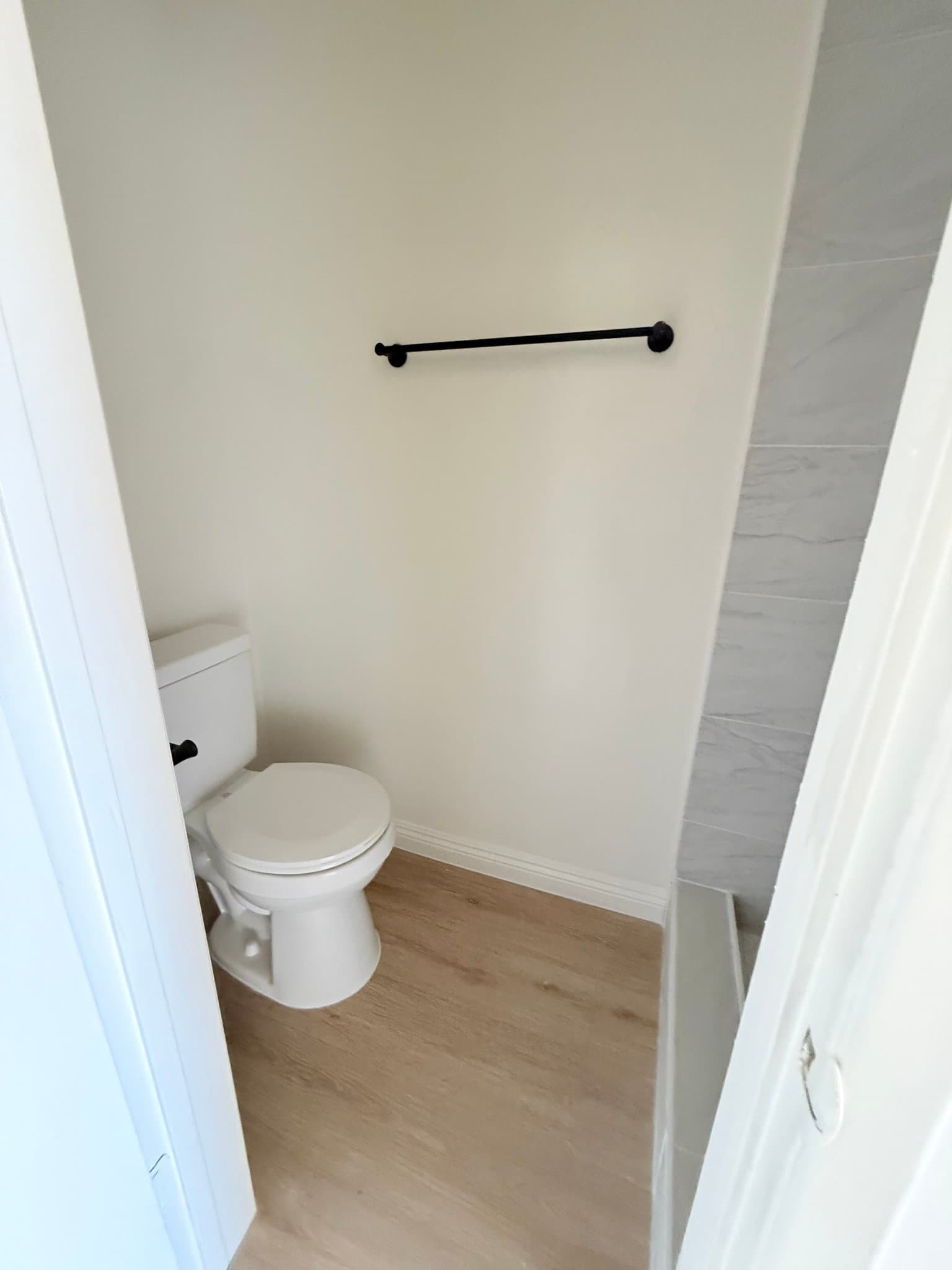 Chatsworth Apartment: 10200 De Soto Ave