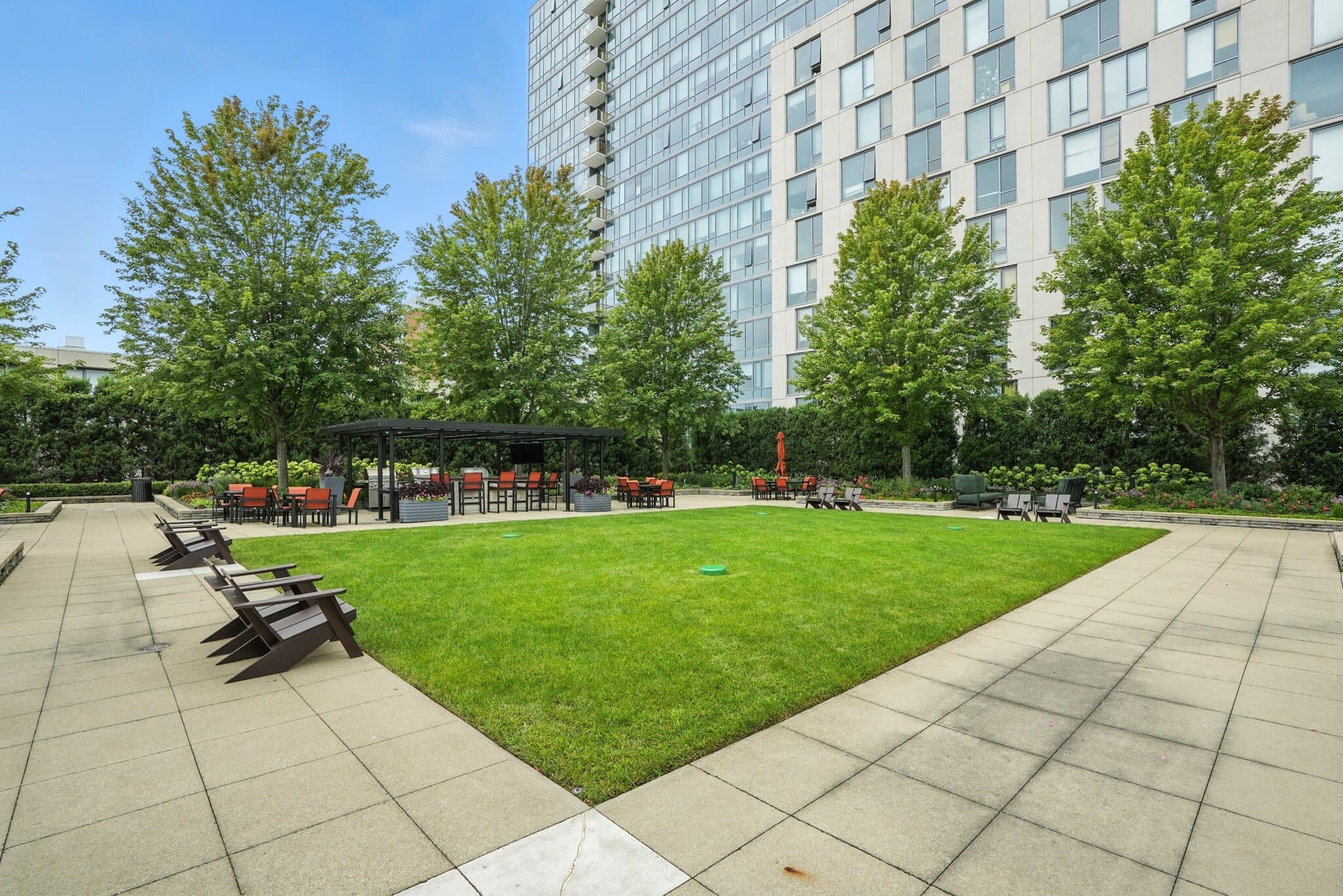 oak park Condo: 155 forest ave