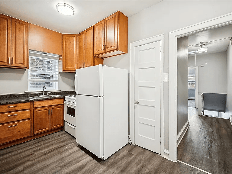 Philadelphia Apartment: 7210 Oxford Ave