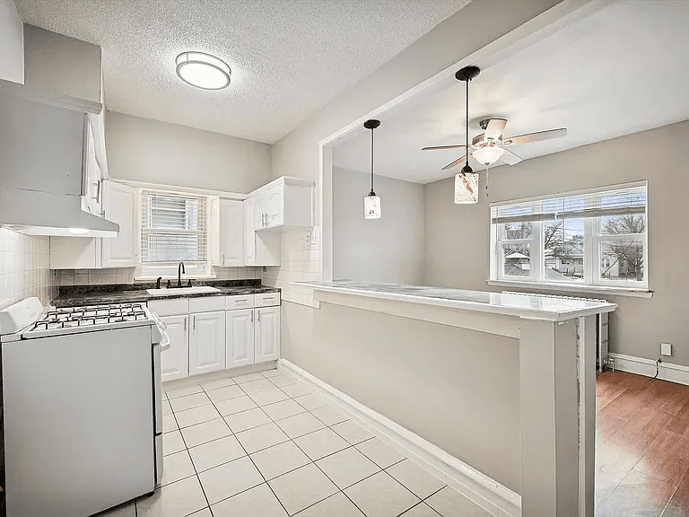 Philadelphia Apartment: 7210 Oxford Ave
