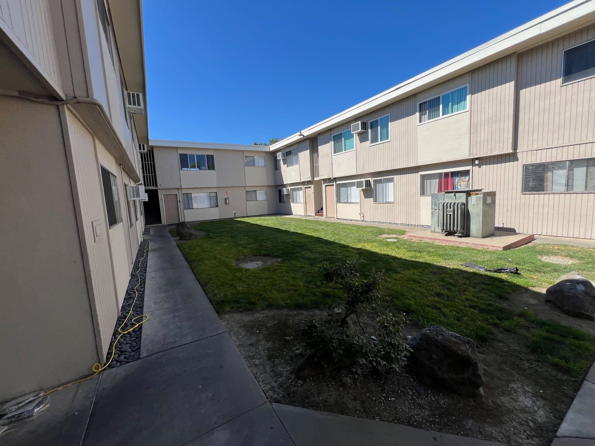 Sacramento Apartment: 2383 Arden Way