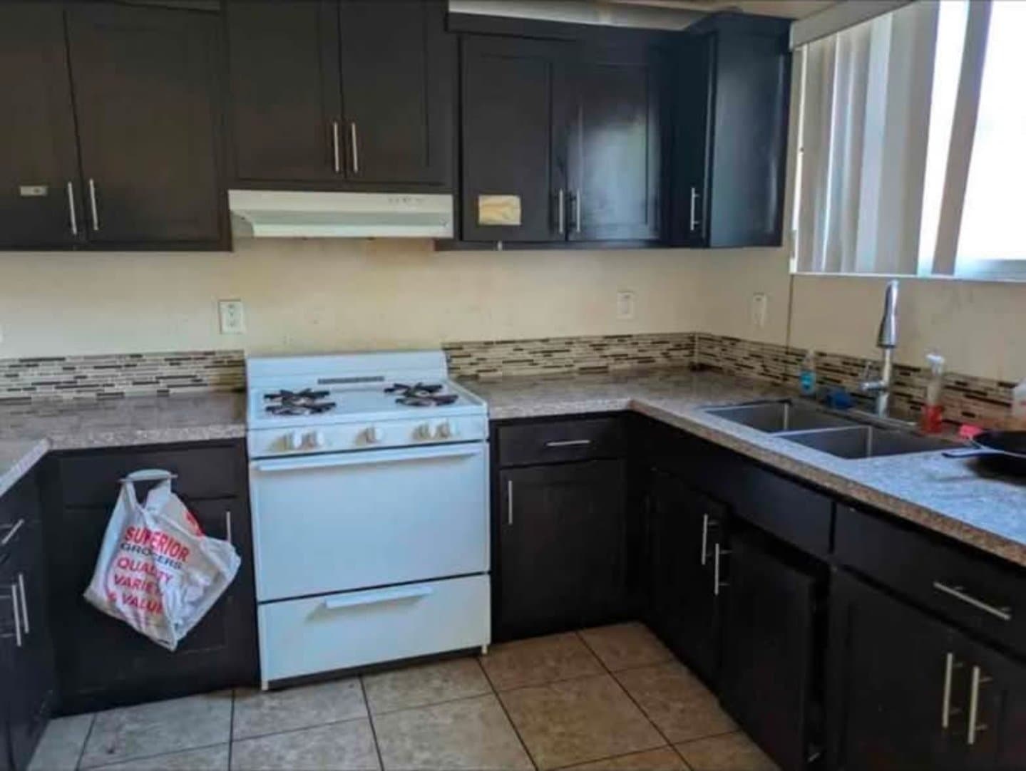 Los angeles Single Room: 329 e 116th pl