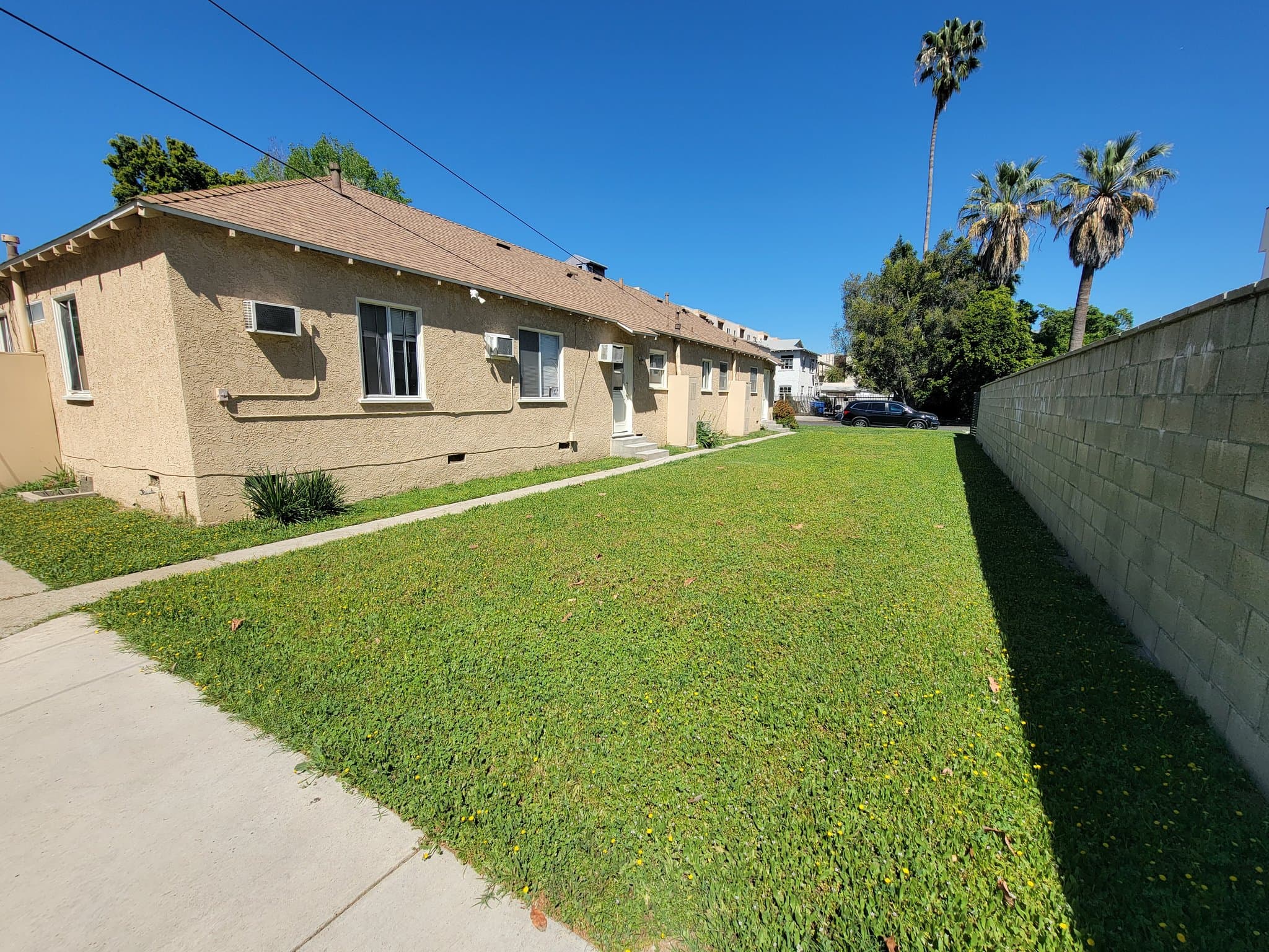 Van Nuys Multiplex: 13626 1/2 Leadwell St
