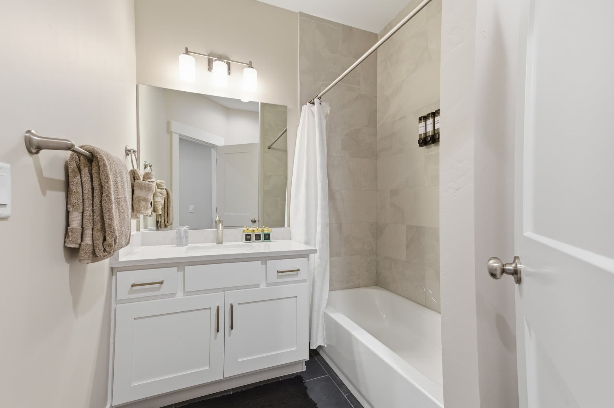 Millcreek Townhome: 1562 e 3900 s