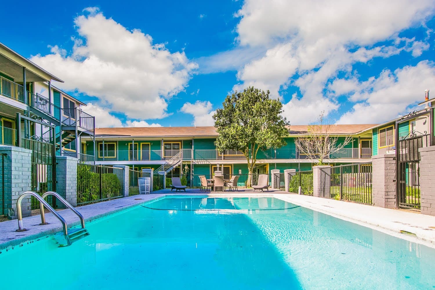 austin Apartment: 2101 w anderson ln