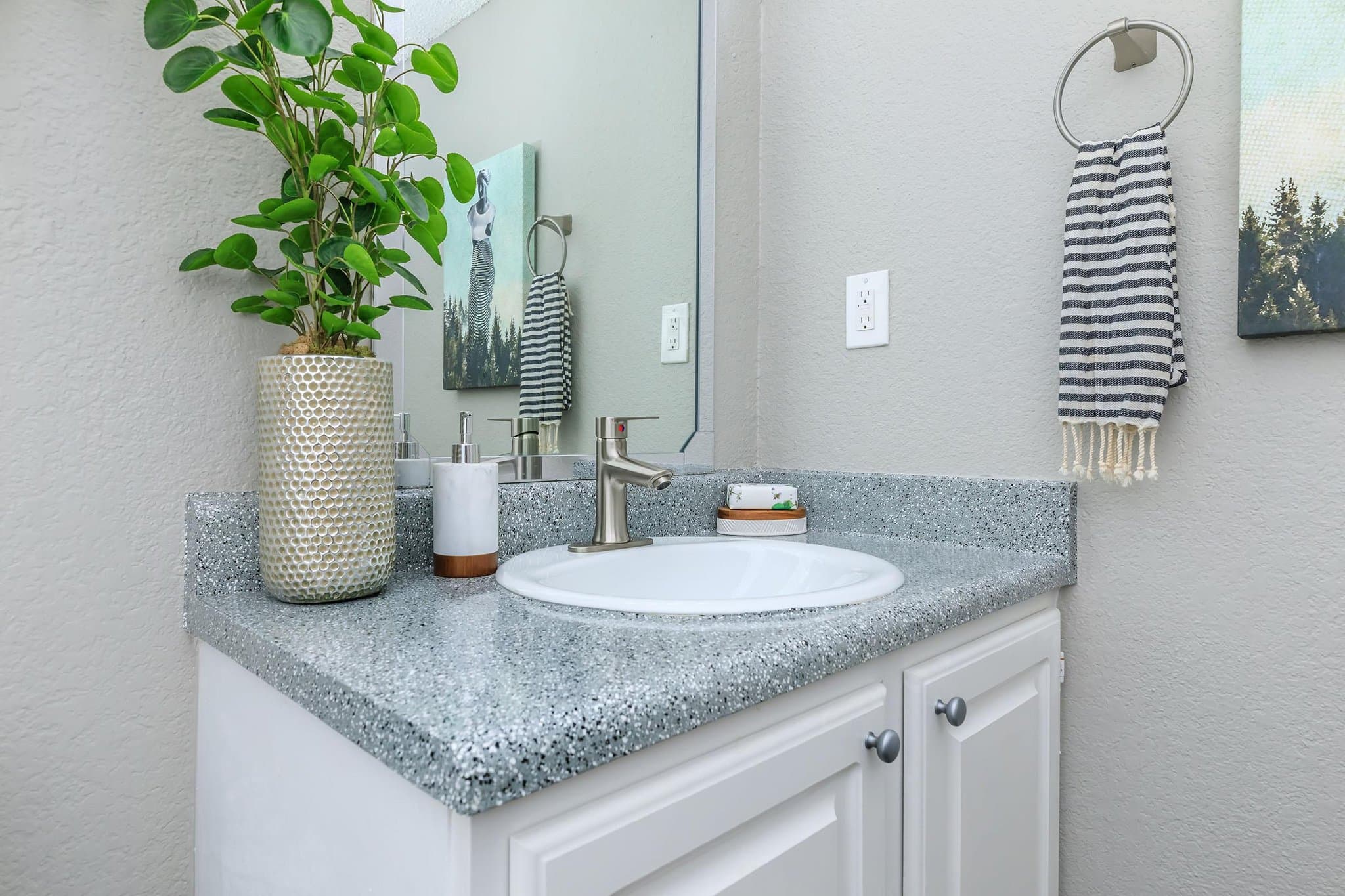 austin Apartment: 8900 north interstate 35
