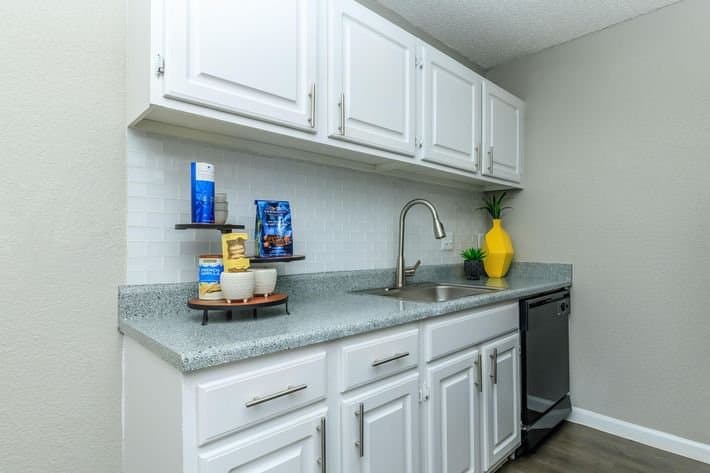 austin Apartment: 8900 north interstate 35