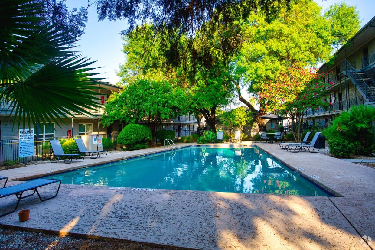 austin Apartment: 2601 penny ln