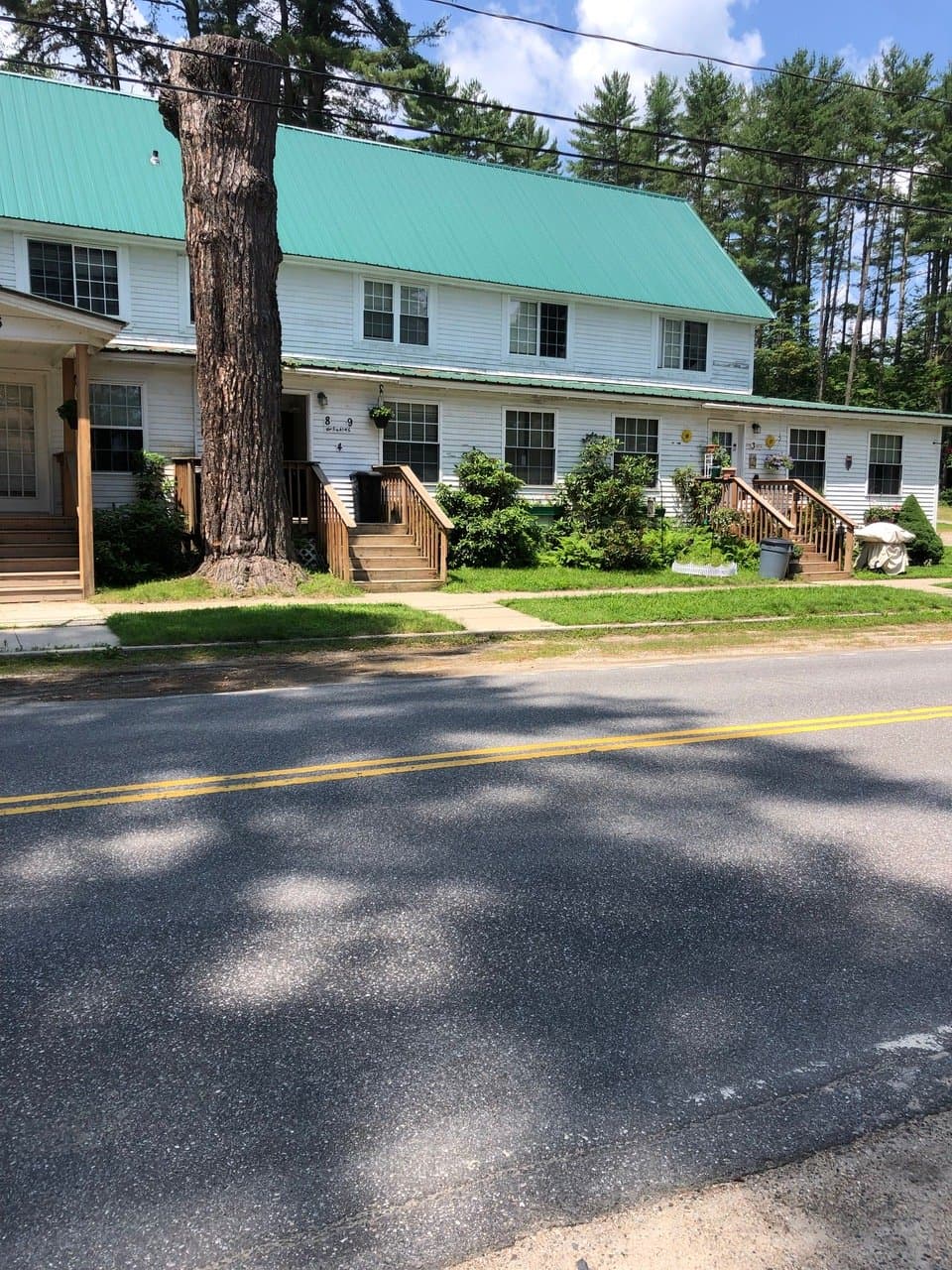 Sebago Apartment: 686 Sebago Rd