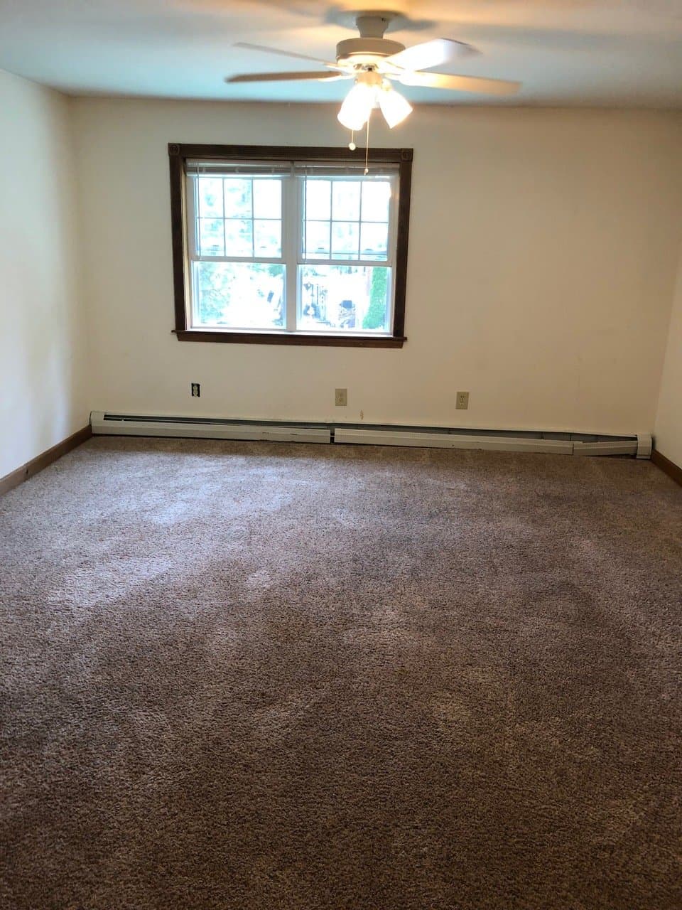 Sebago Apartment: 686 Sebago Rd