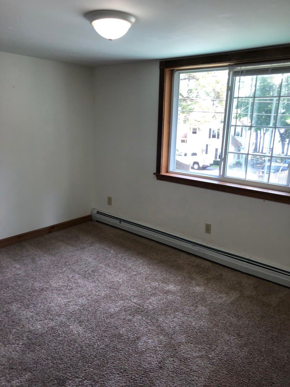 Sebago Apartment: 686 Sebago Rd