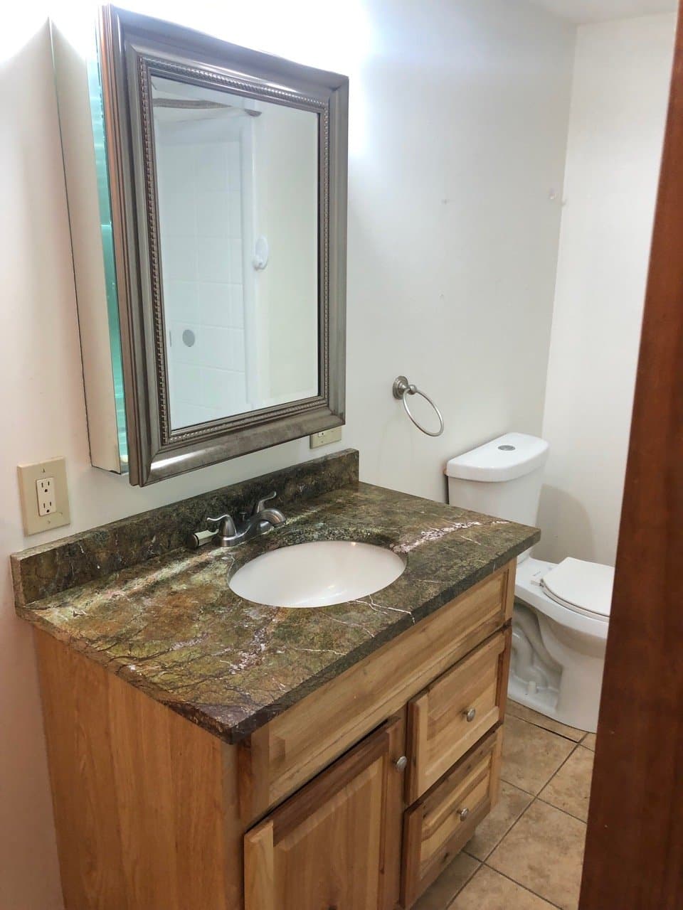 Sebago Apartment: 686 Sebago Rd