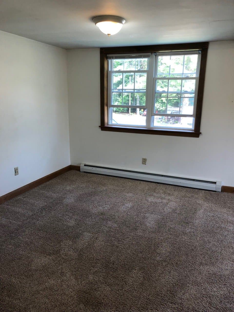 Sebago Apartment: 686 Sebago Rd