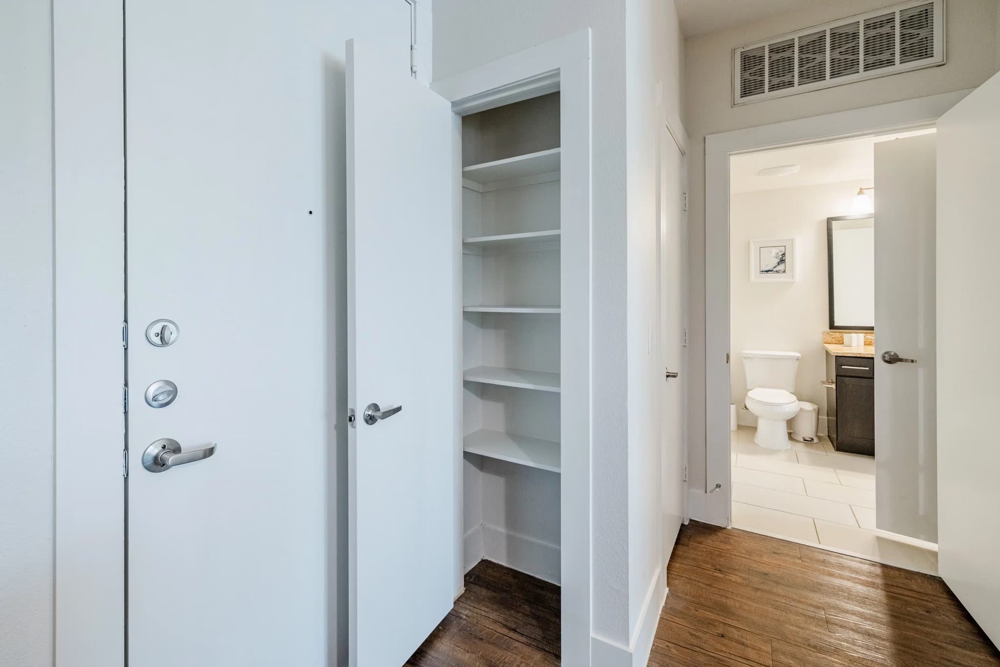 austin Apartment: 810 W. St johns ave