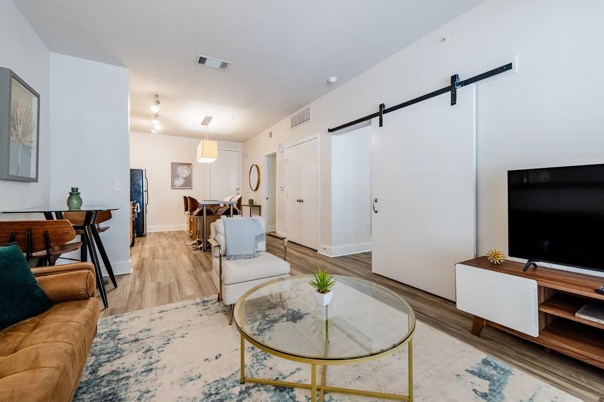 austin Apartment: 810 W. St johns ave