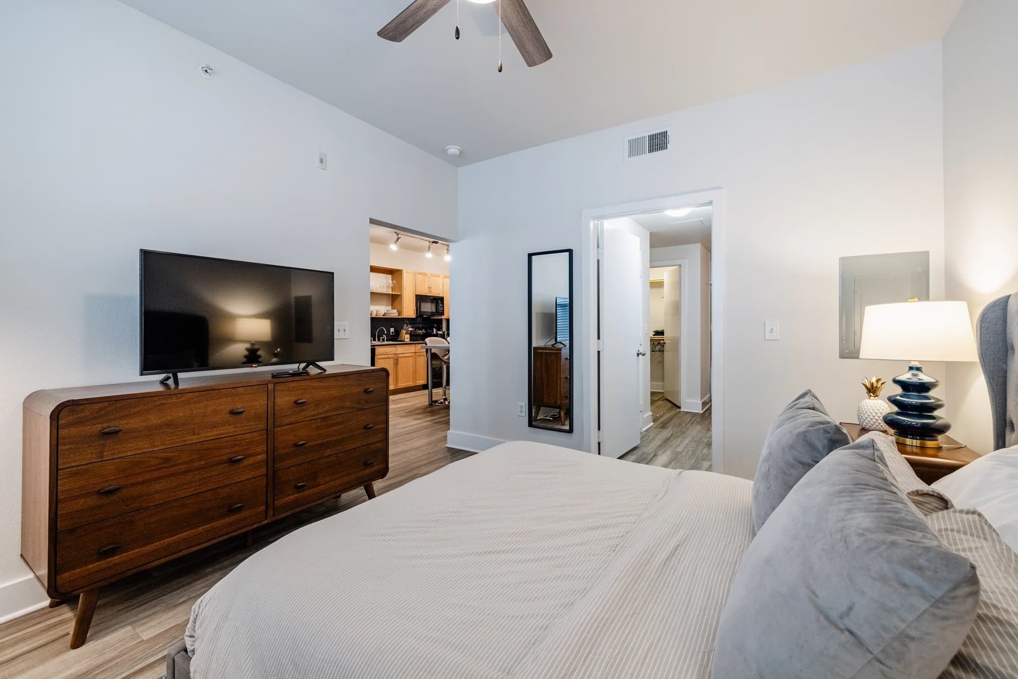 austin Apartment: 810 W. St johns ave