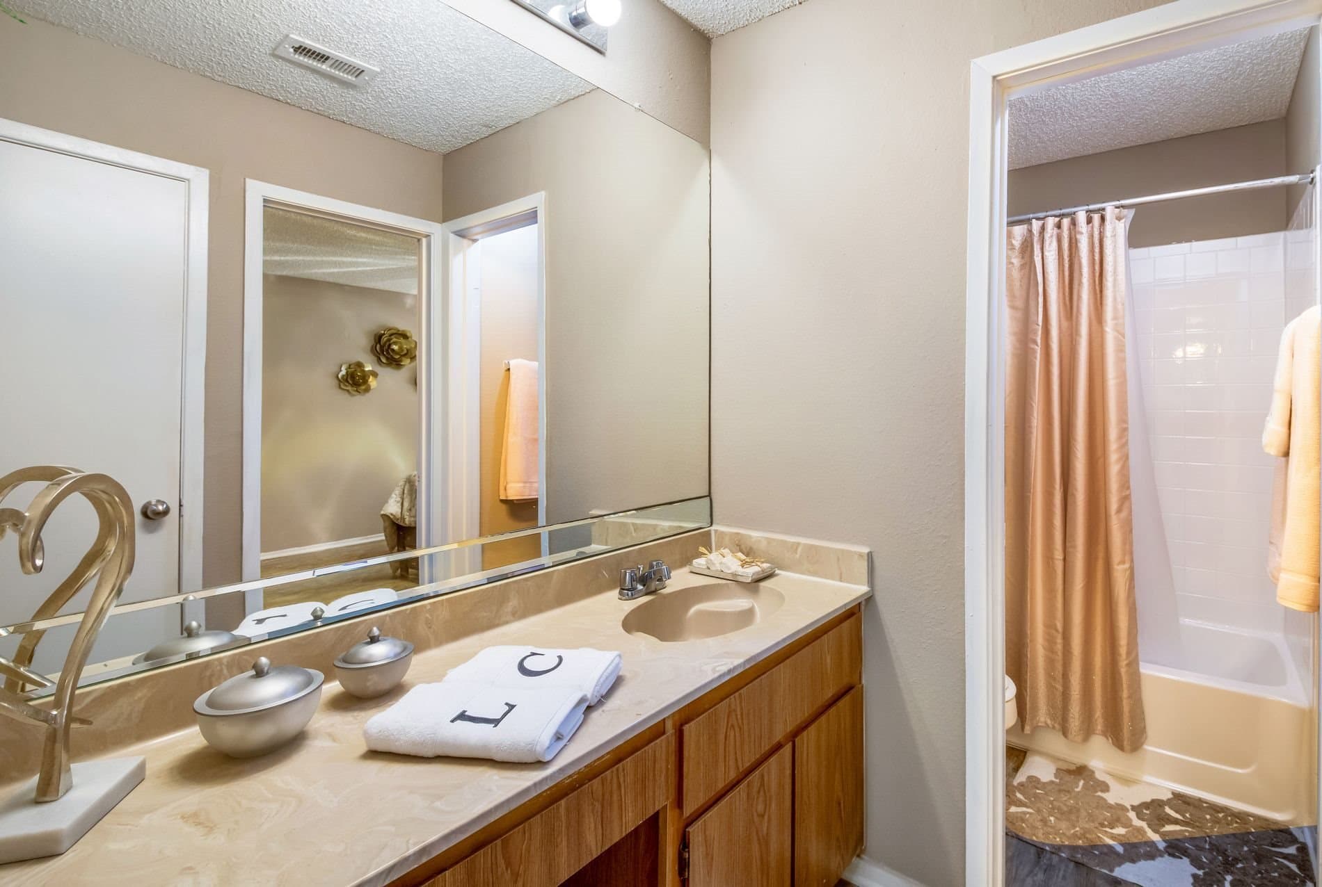 austin Apartment: 701 w longspur blvd