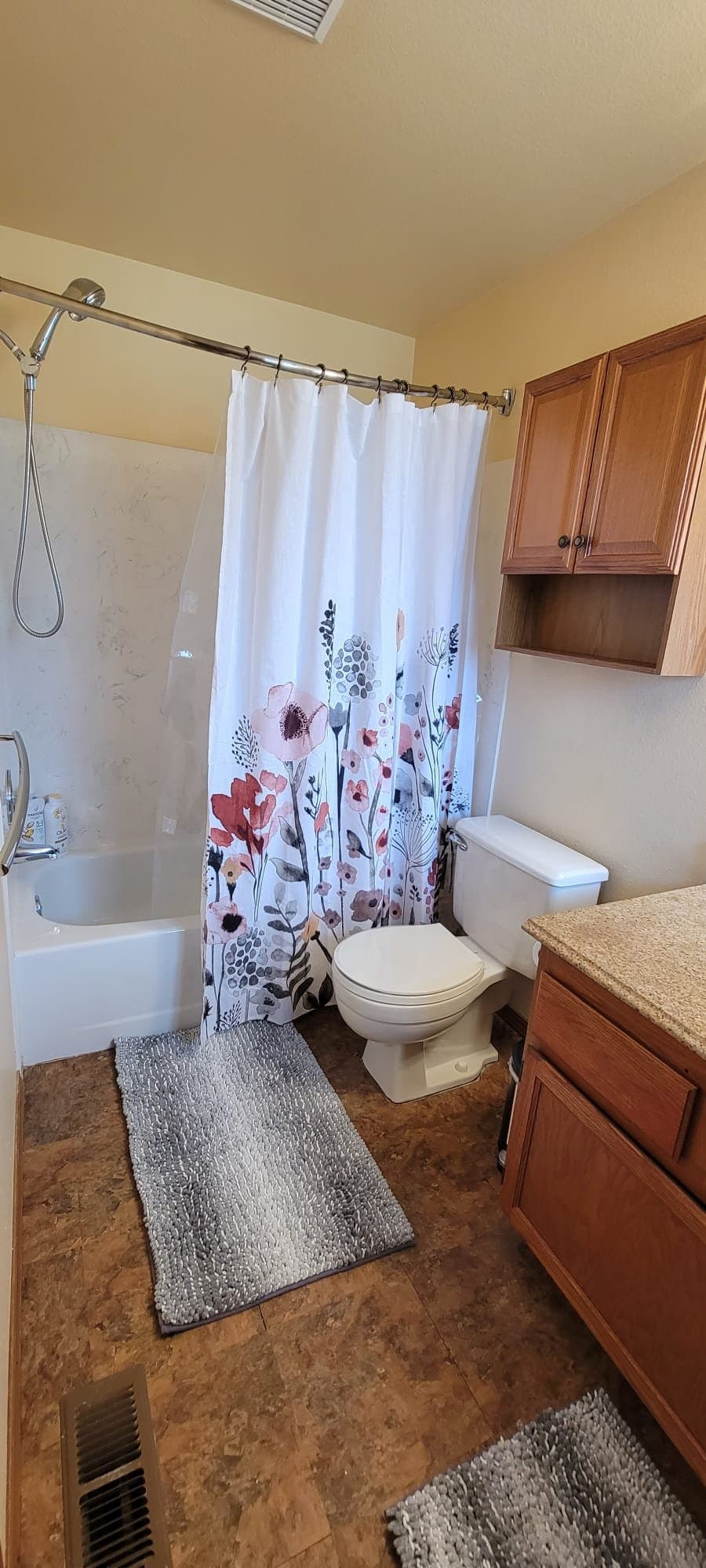 Shoreline Single Room: 19925 Wallingford Ave N