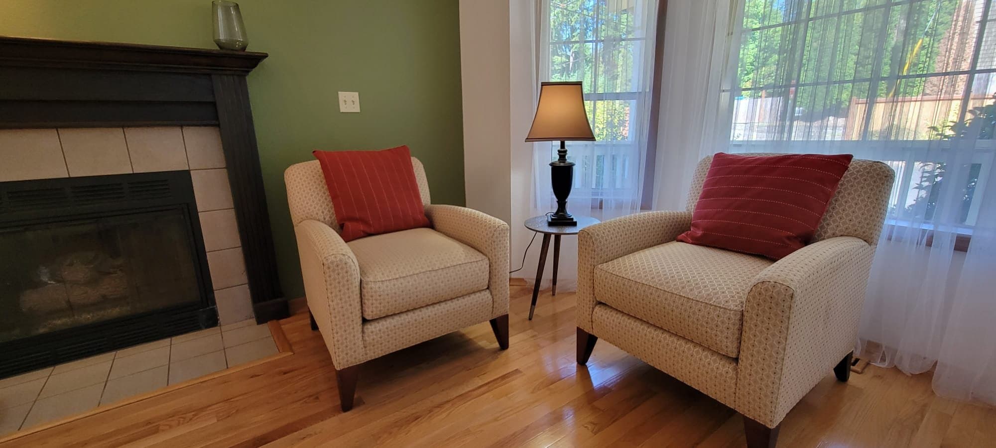 Shoreline Single Room: 19925 Wallingford Ave N