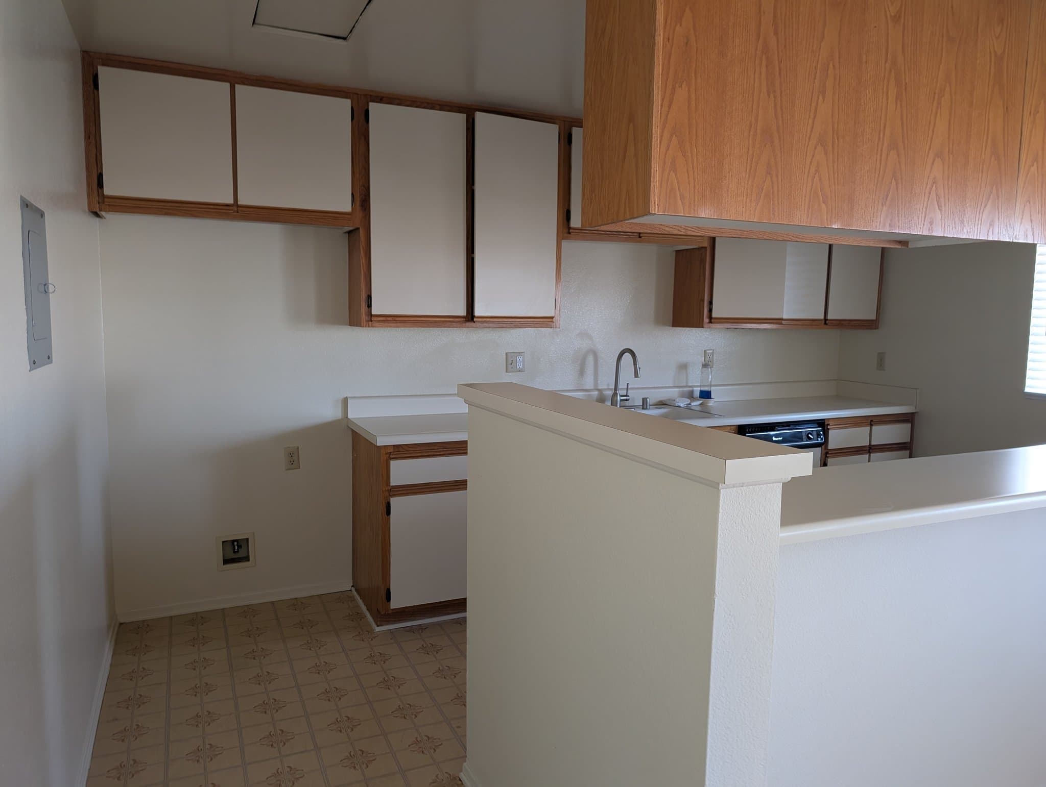Gardena Apartment: 1328 W Gardena Blvd