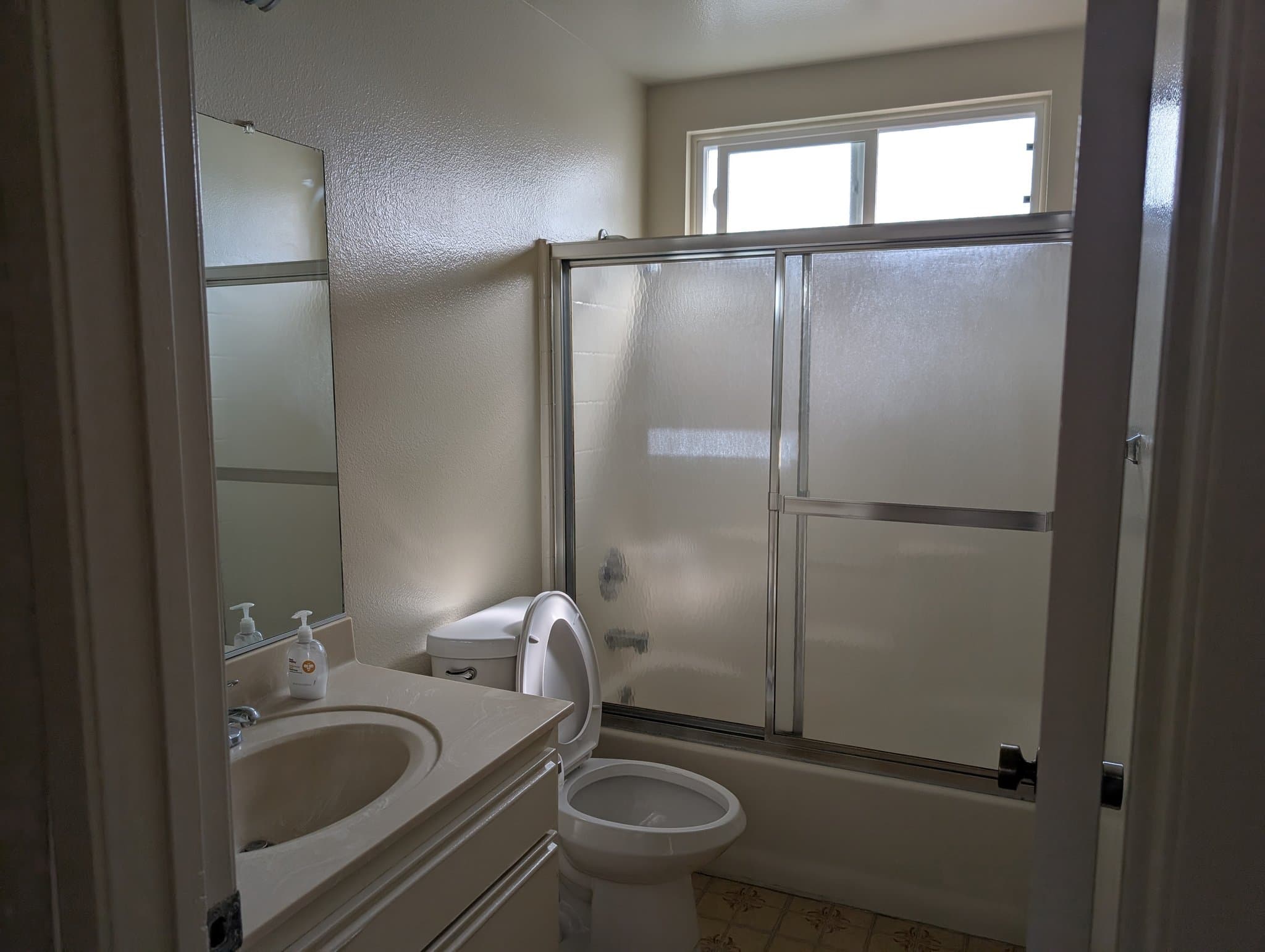 Gardena Apartment: 1328 W Gardena Blvd