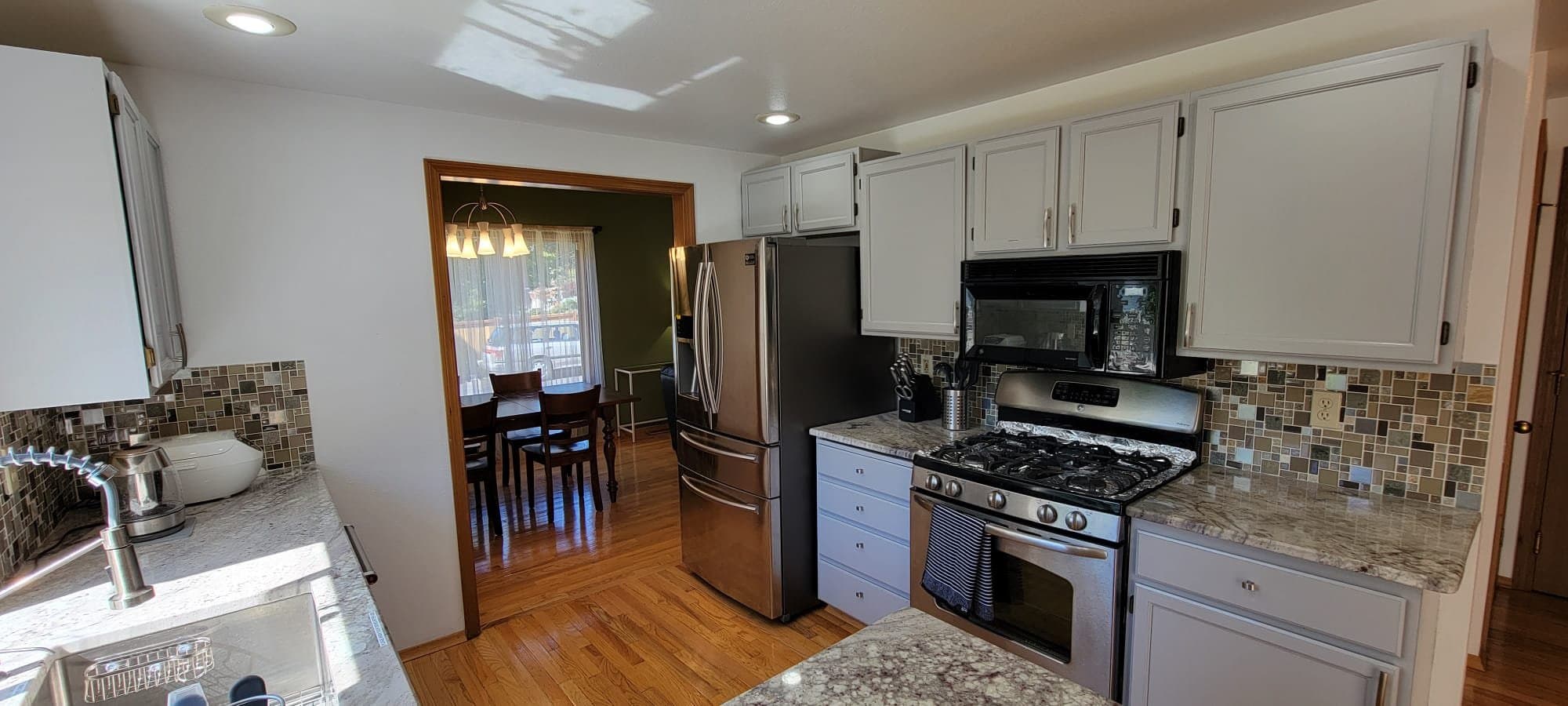 Shoreline Single Room: 19925 Wallingford Ave N