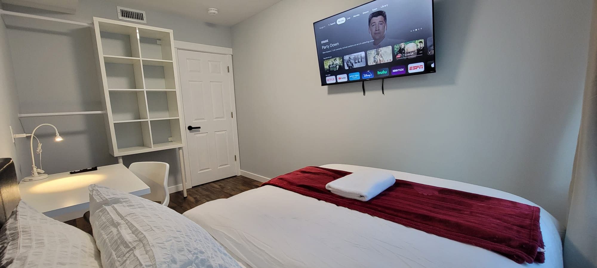 Shoreline Single Room: 19925 Wallingford Ave N