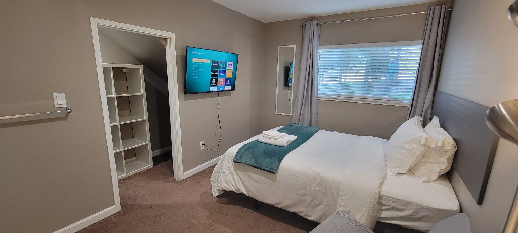 Shoreline Single Room: 1803 North 200th Street