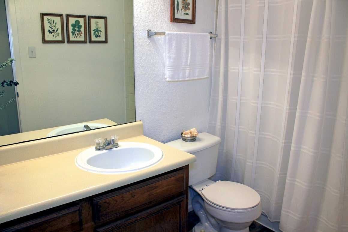austin Apartment: 2000 Cedar Bend Dr
