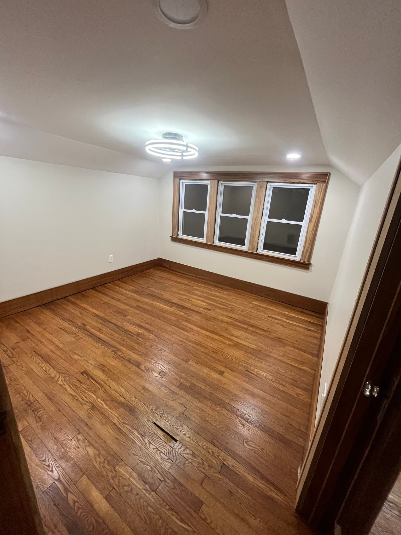Rochester House: 1079 Garson Ave