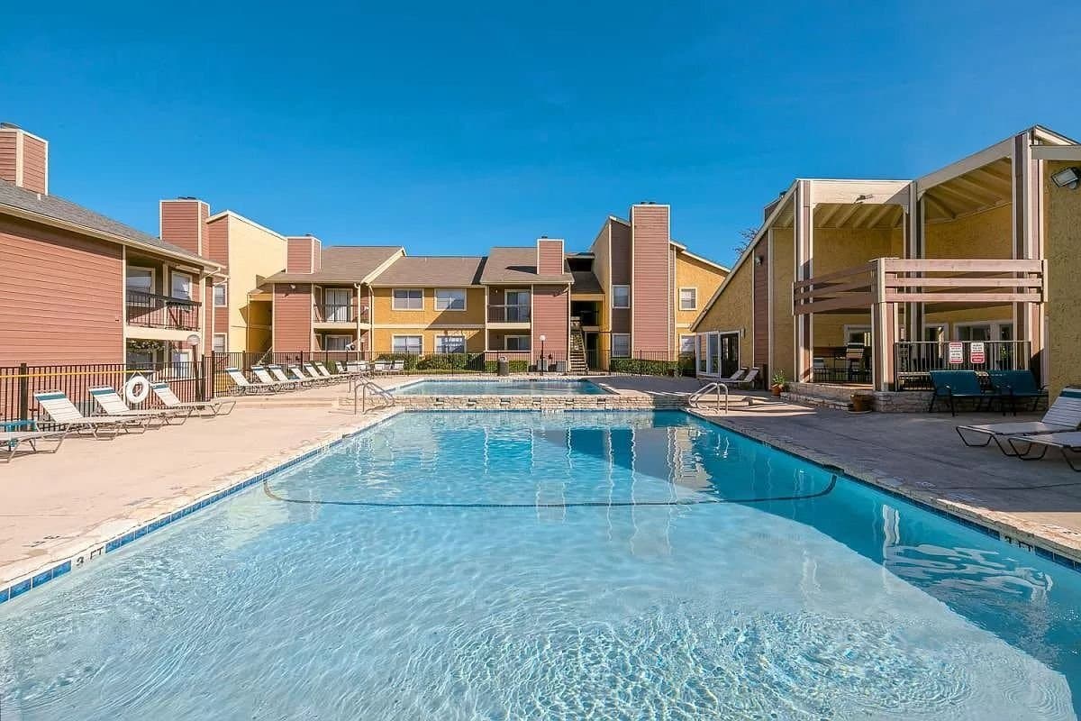 austin Apartment: 10000 N lamar blvd