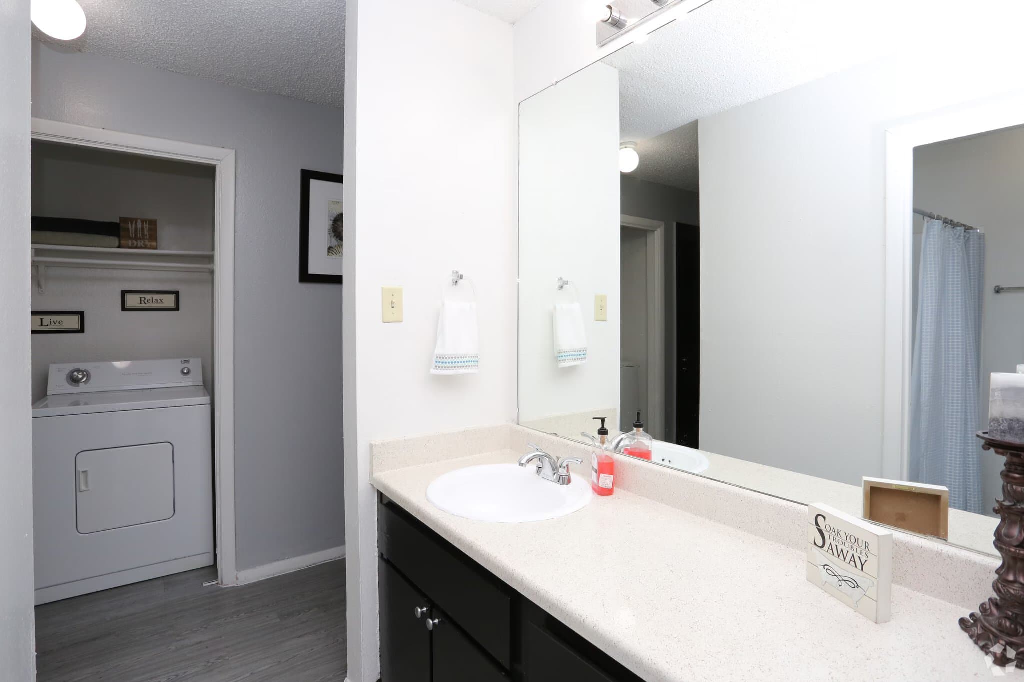 austin Apartment: 10000 N lamar blvd