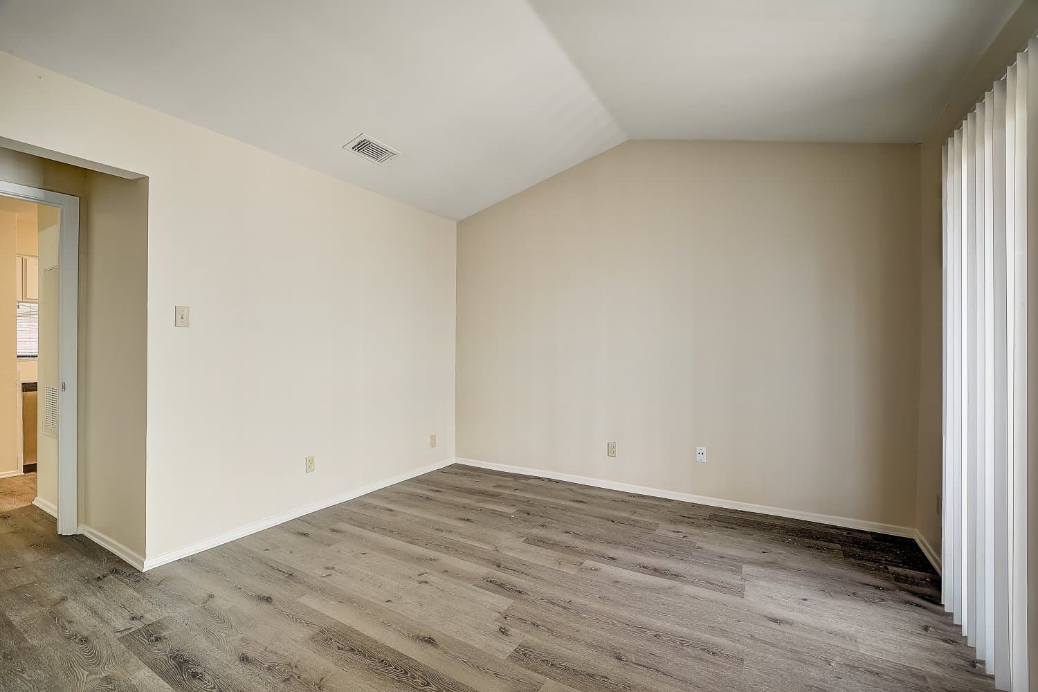 austin Apartment: 8615 rockwood ln