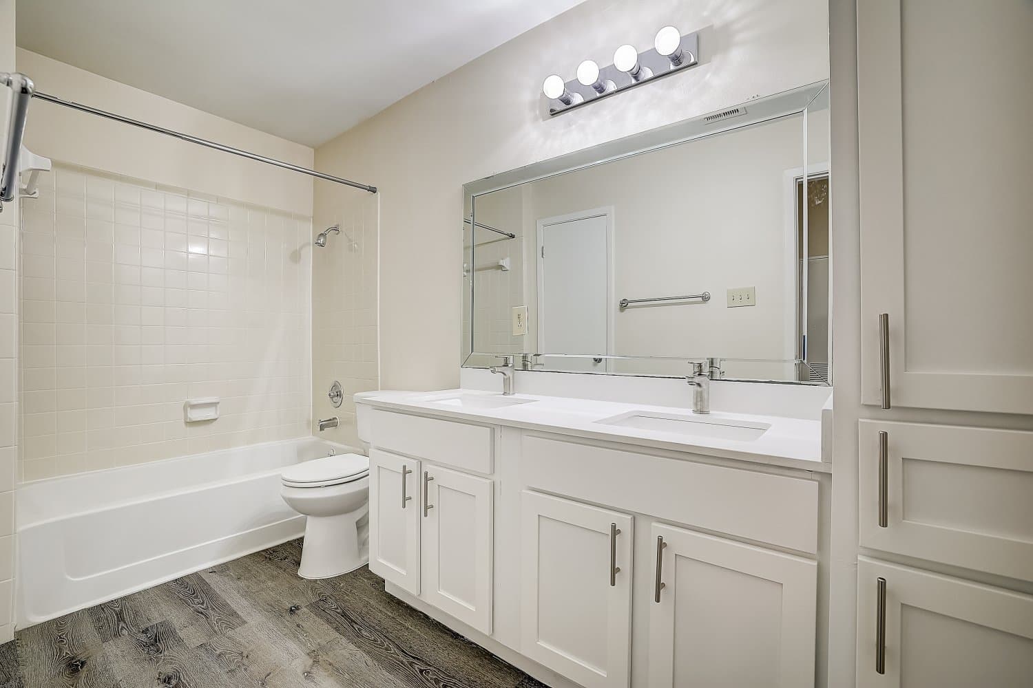 austin Apartment: 8615 rockwood ln