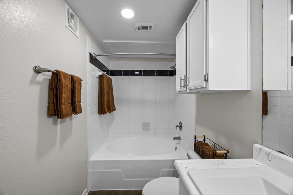 austin Apartment: 12345 Lamplight Vilage Ave
