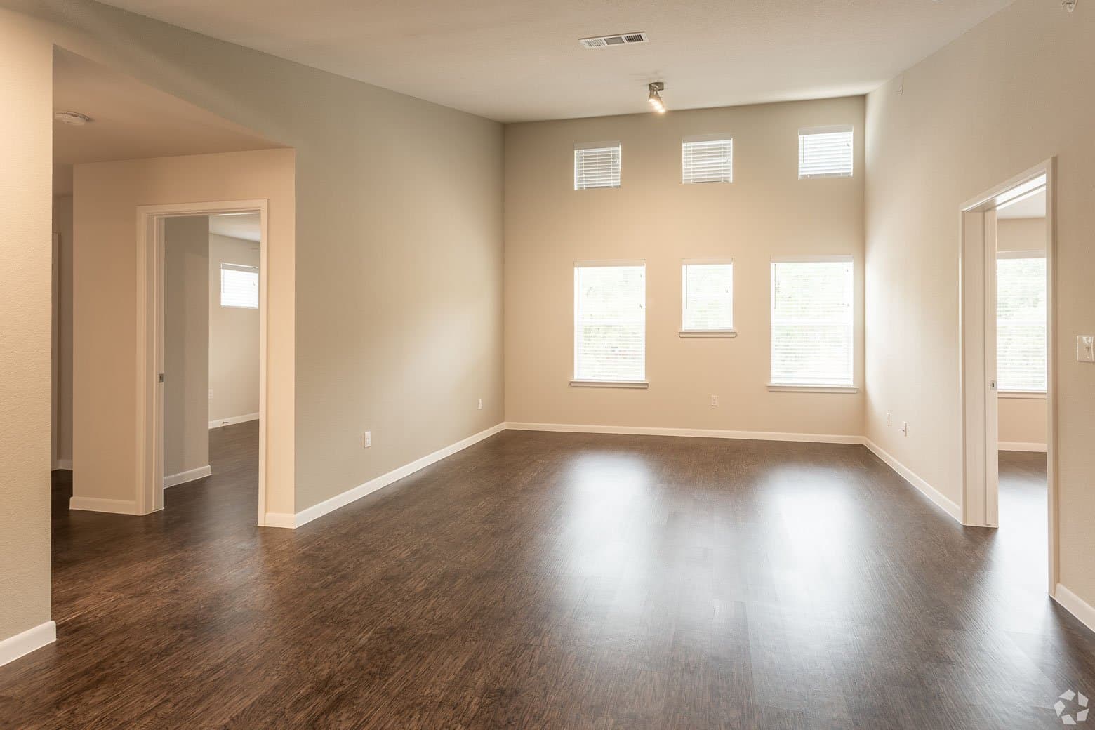 austin Apartment: 3300 oak creek dr