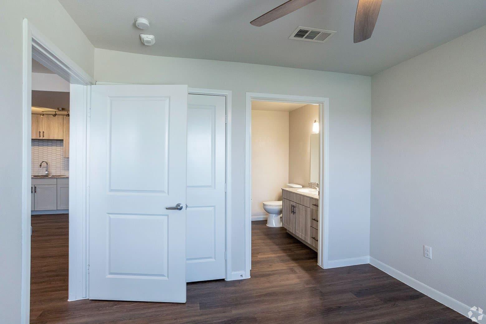 austin Apartment: 3300 oak creek dr