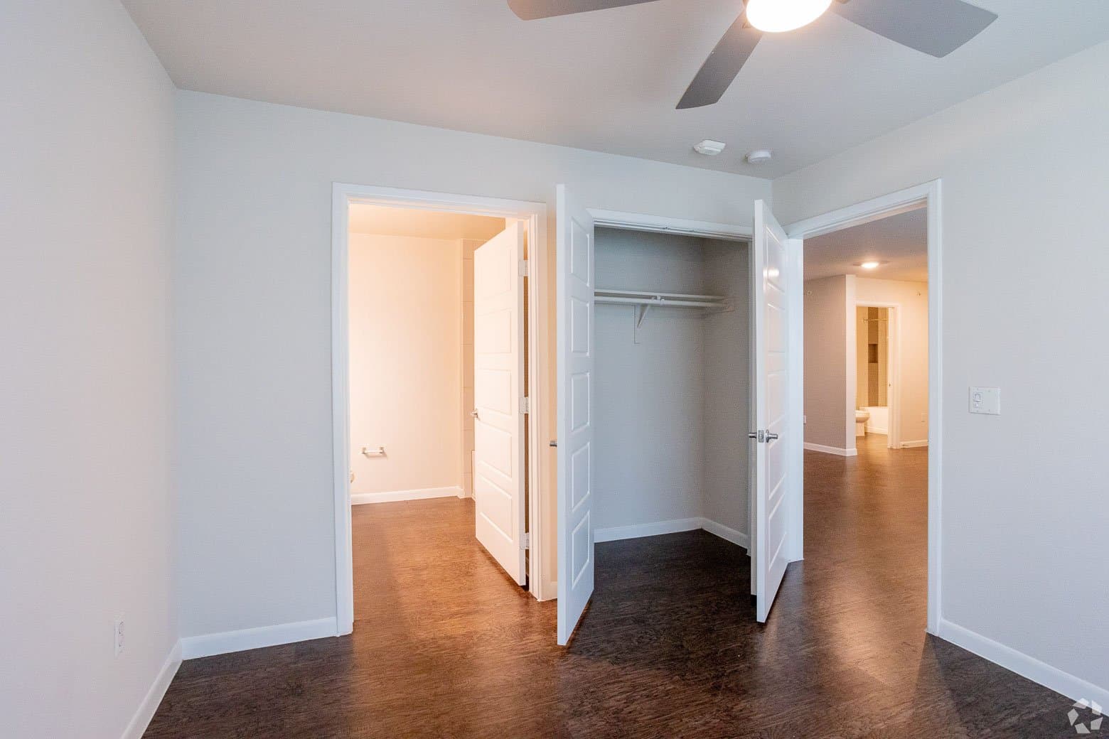 austin Apartment: 3300 oak creek dr