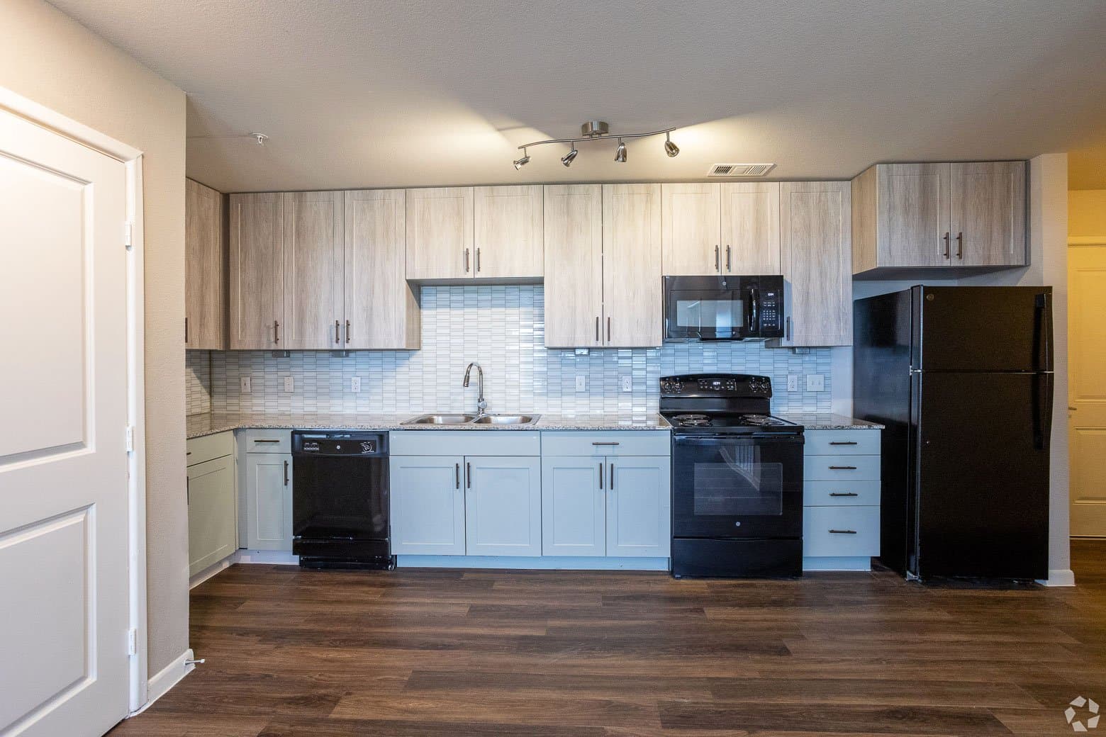 austin Apartment: 3300 oak creek dr