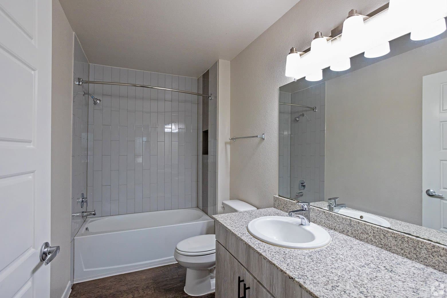 austin Apartment: 3300 oak creek dr