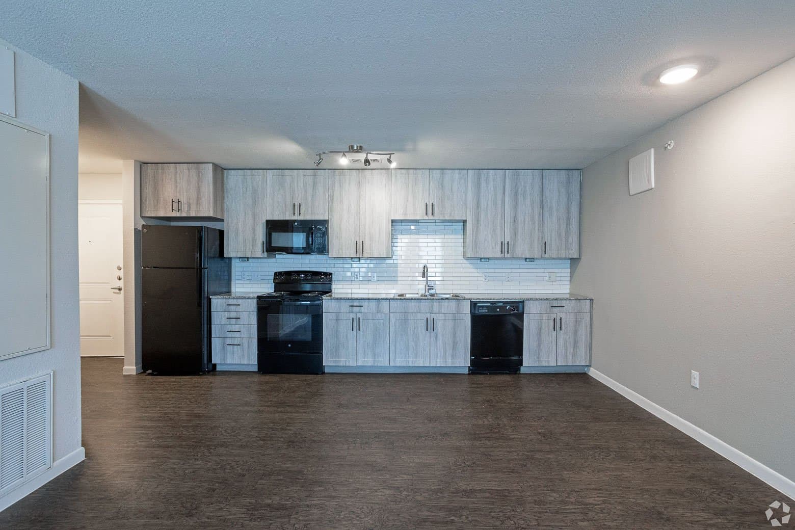 austin Apartment: 3300 oak creek dr