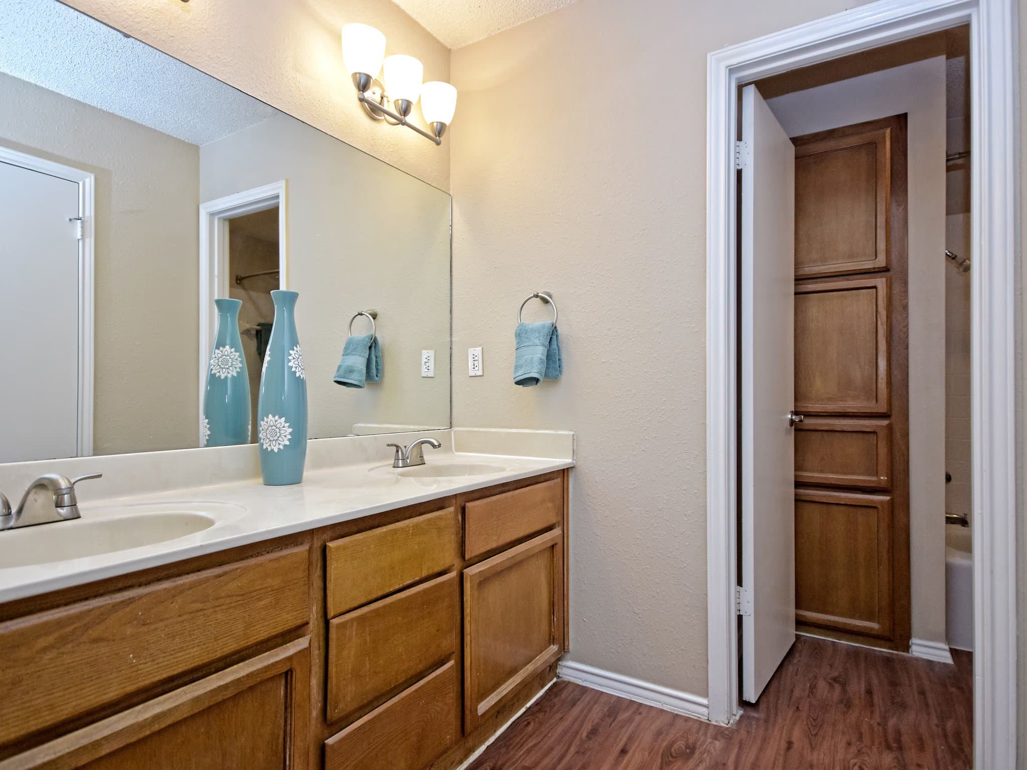 austin Multiplex: 11600 Argonne Forest Trail