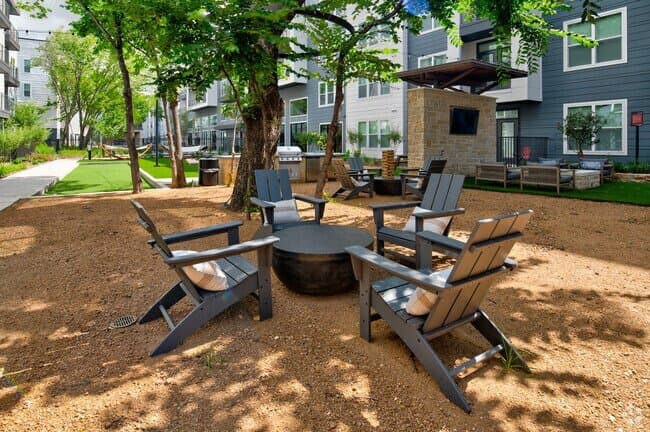 Fort Worth Apartment: 2001 E 4th St