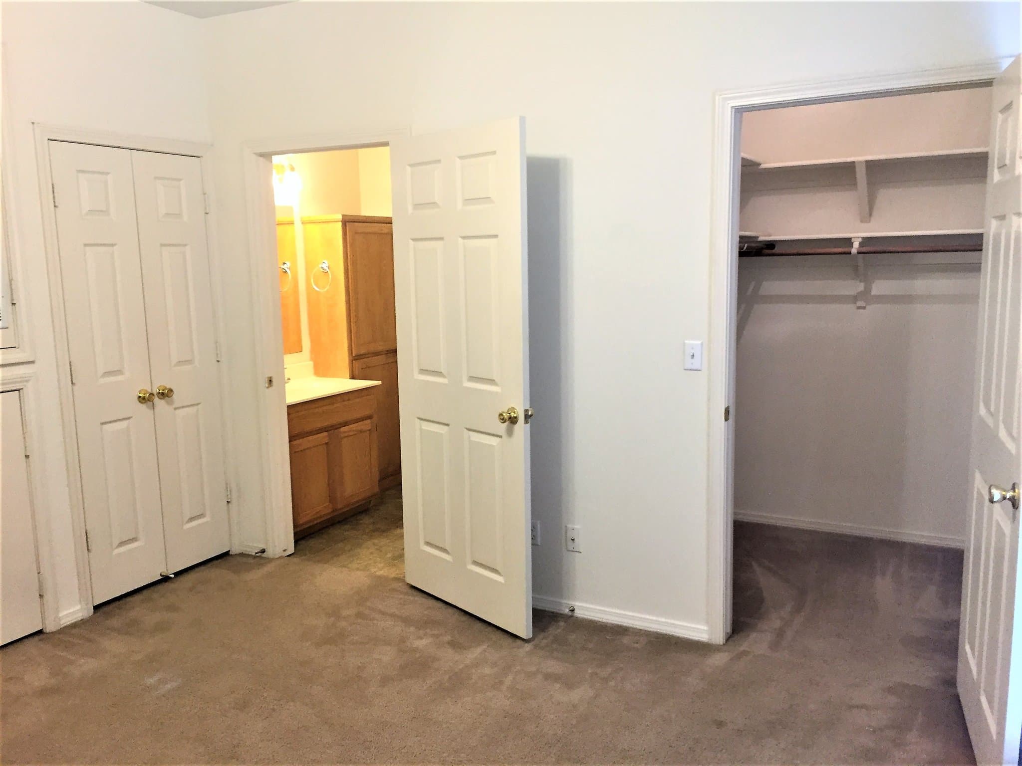 Fayetteville Apartment: 1774 N Gregg Ave