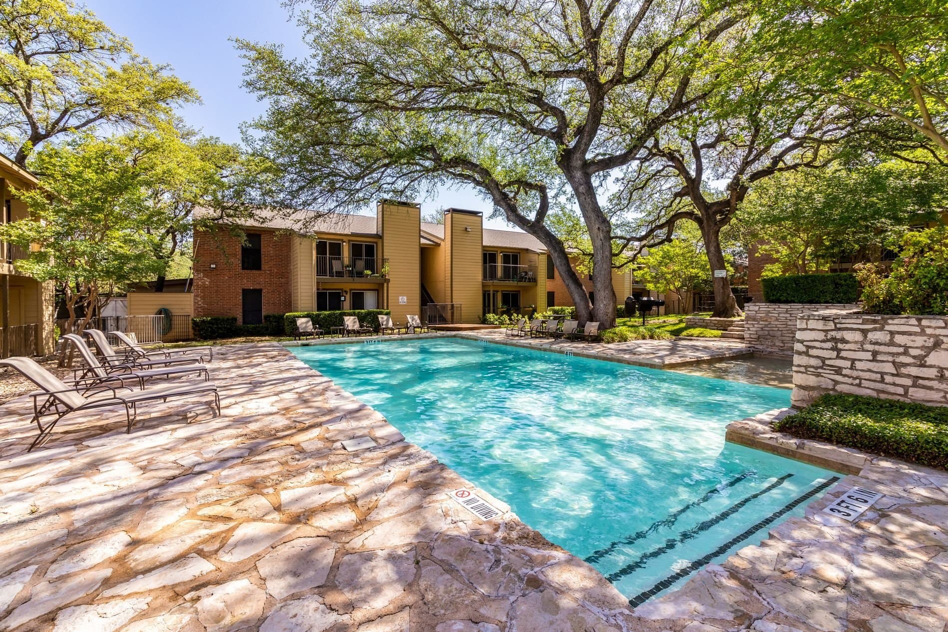 austin Apartment: 7117 Woodhollow dr