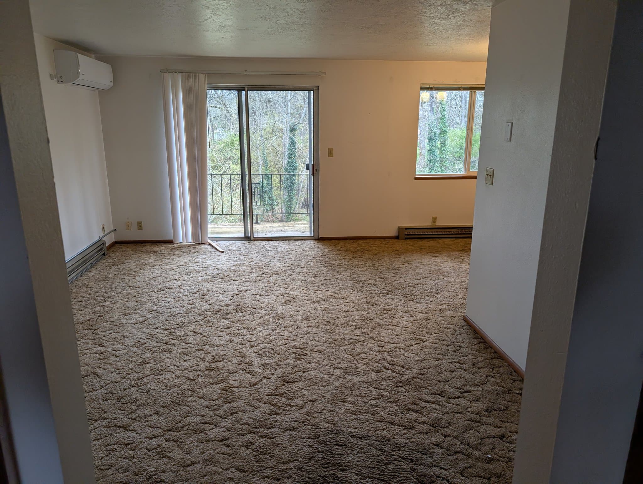 Salem House: 1116 Waller St SE