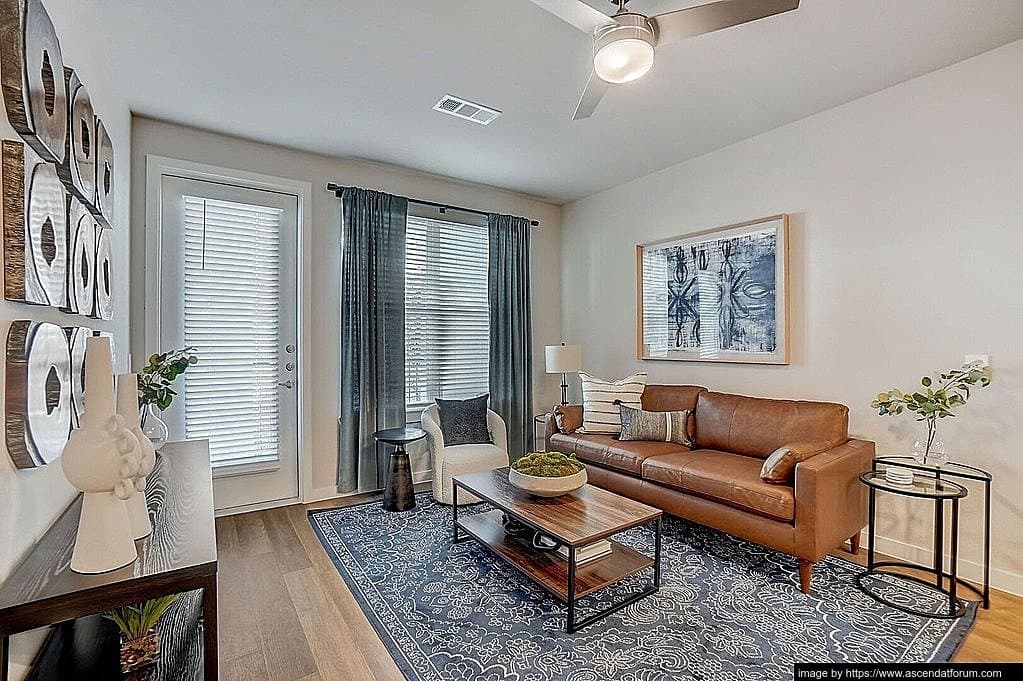 Grtand Prairie Apartment: 2290 Forum Dr