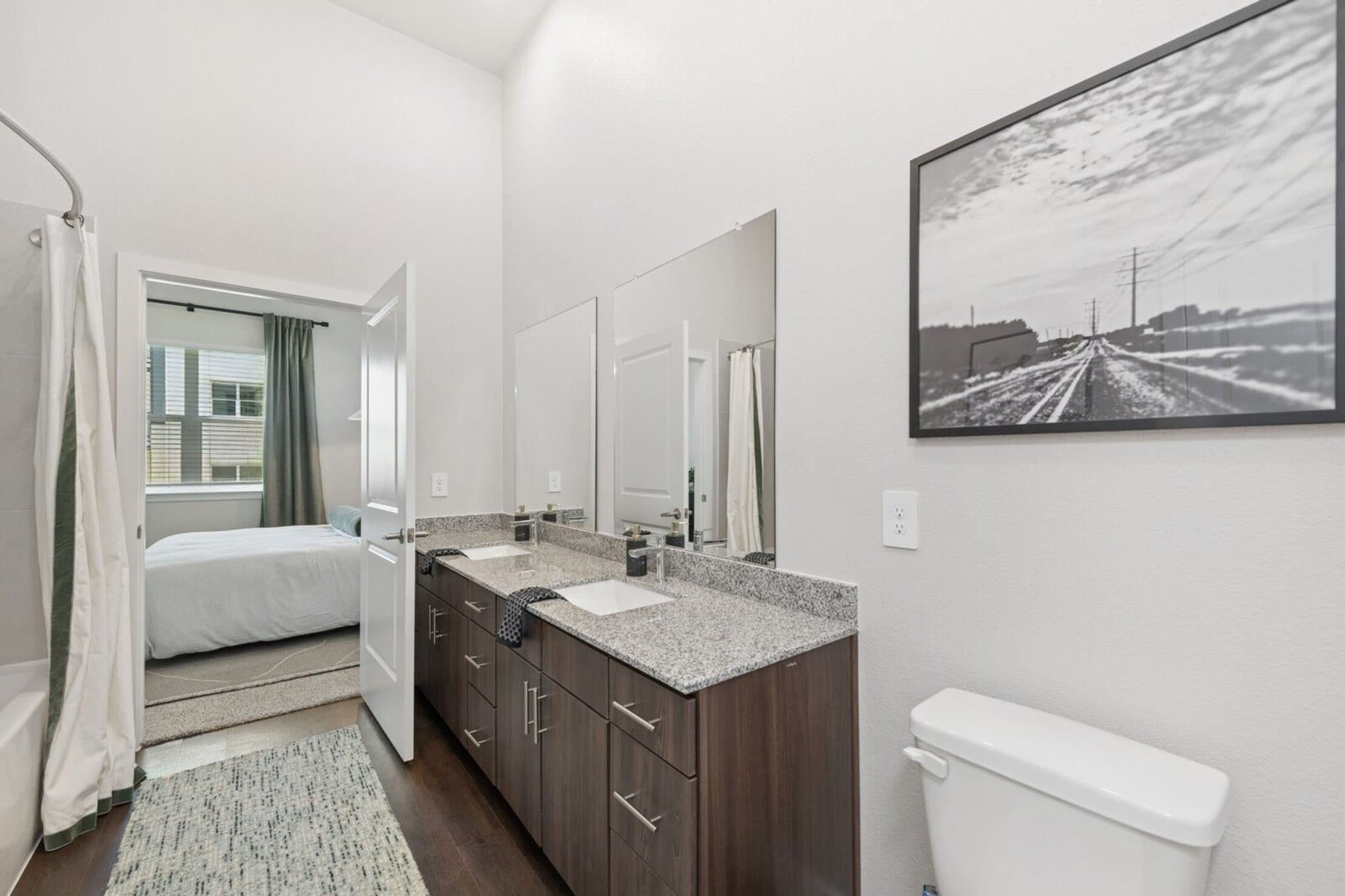 Grtand Prairie Apartment: 2290 Forum Dr