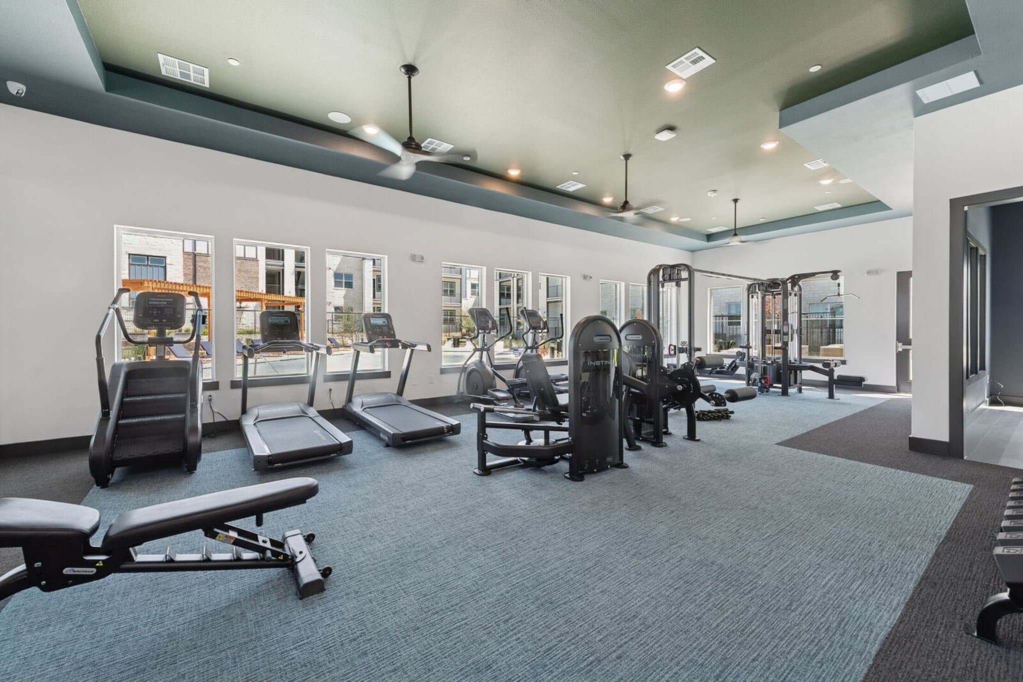 Grtand Prairie Apartment: 2290 Forum Dr