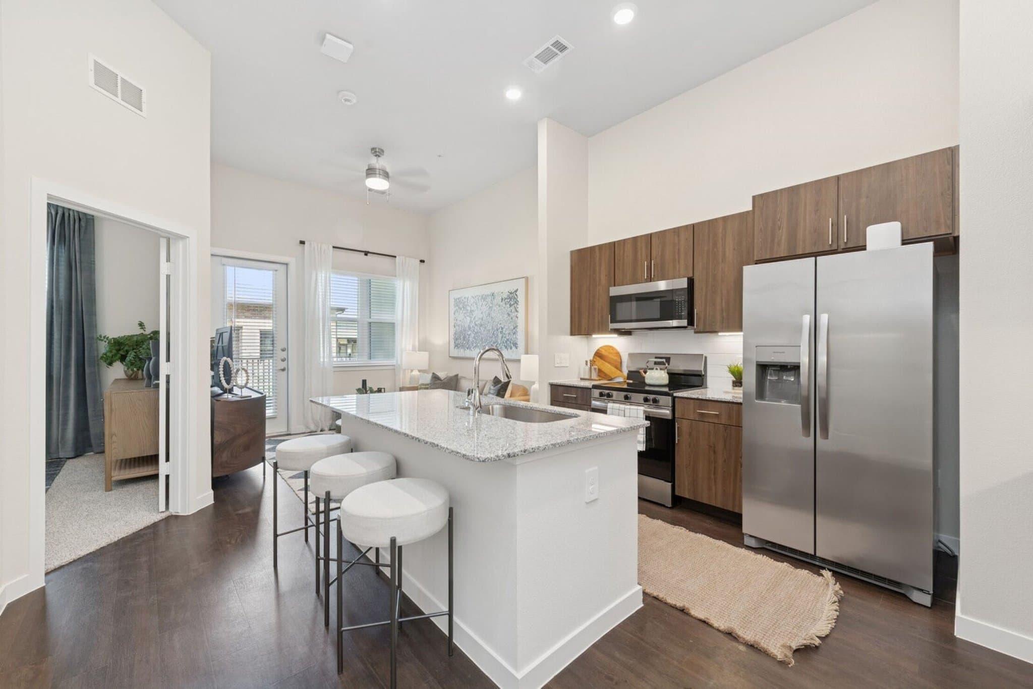 Grtand Prairie Apartment: 2290 Forum Dr